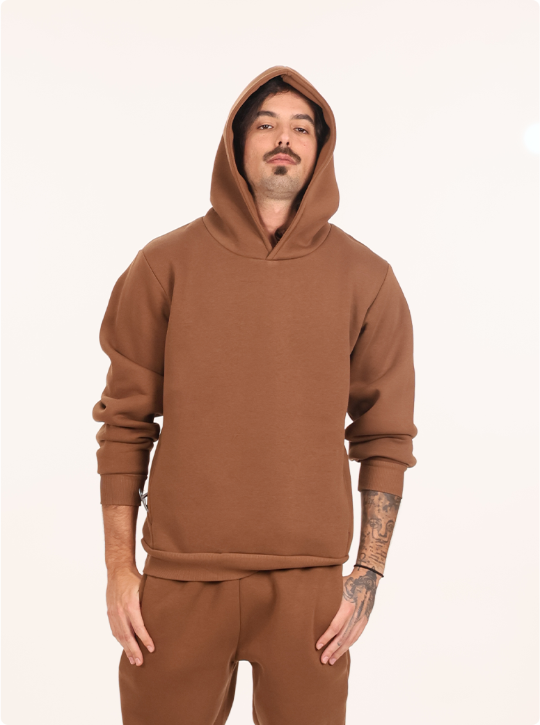 Leon wear a Urban Set