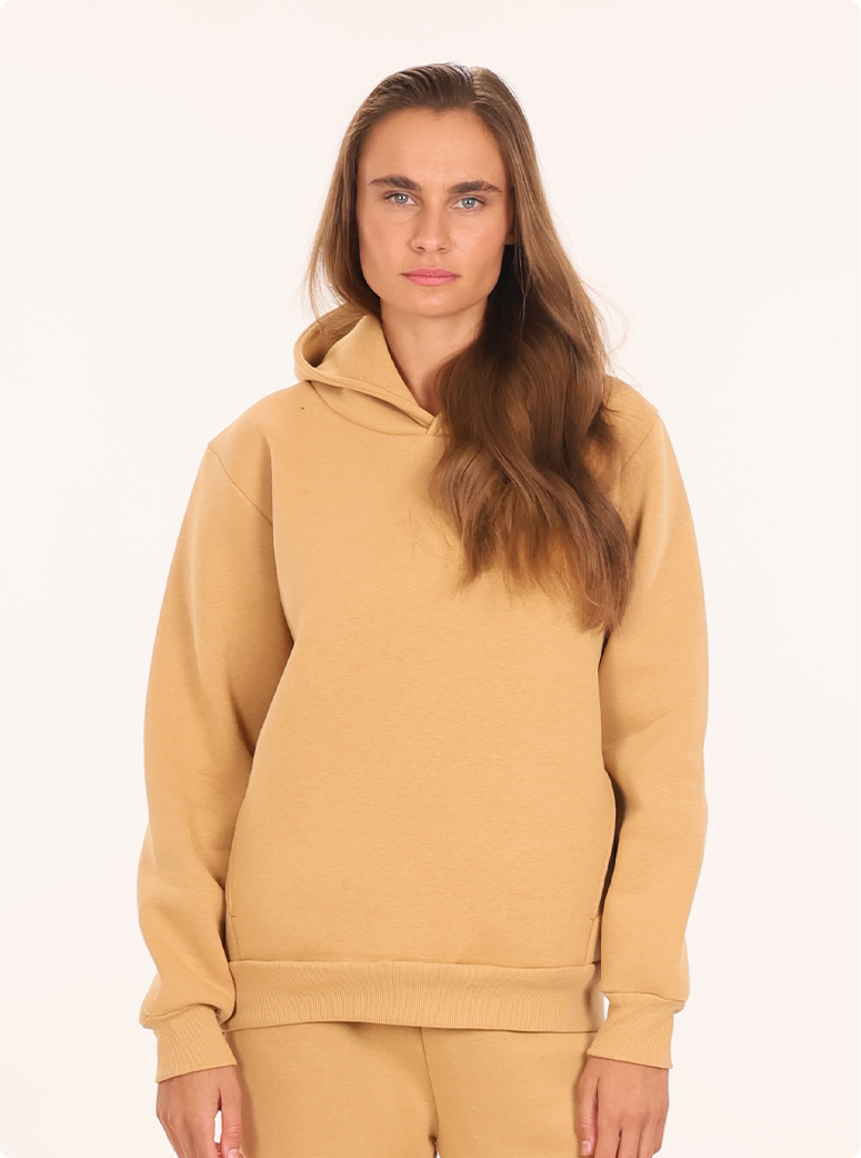 Madeline wear a Urban Set