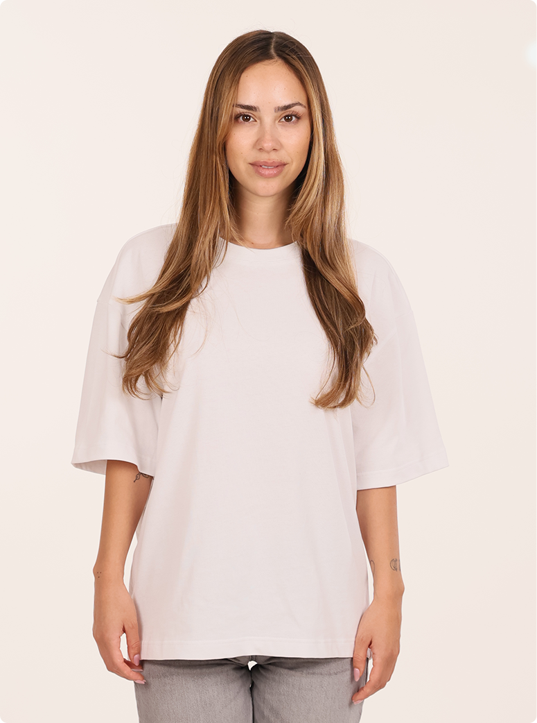 Rafa wear a 8.1 oz Max Heavyweight Oversized Tee